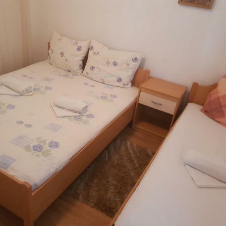 Guest House Alisa Хвар Экстерьер фото