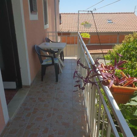 Guest House Alisa Хвар Экстерьер фото