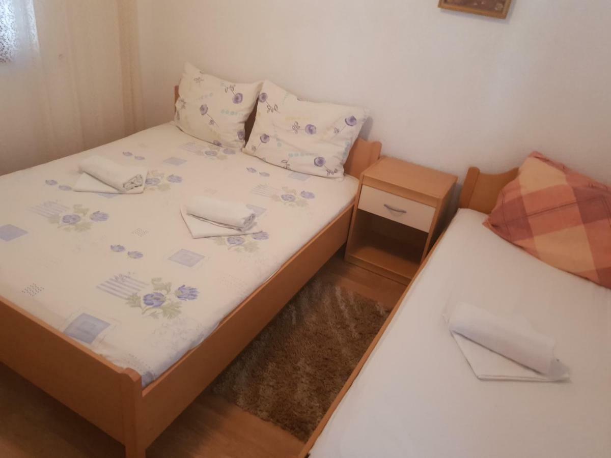 Guest House Alisa Хвар Экстерьер фото