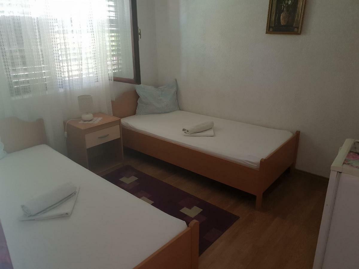 Guest House Alisa Хвар Экстерьер фото