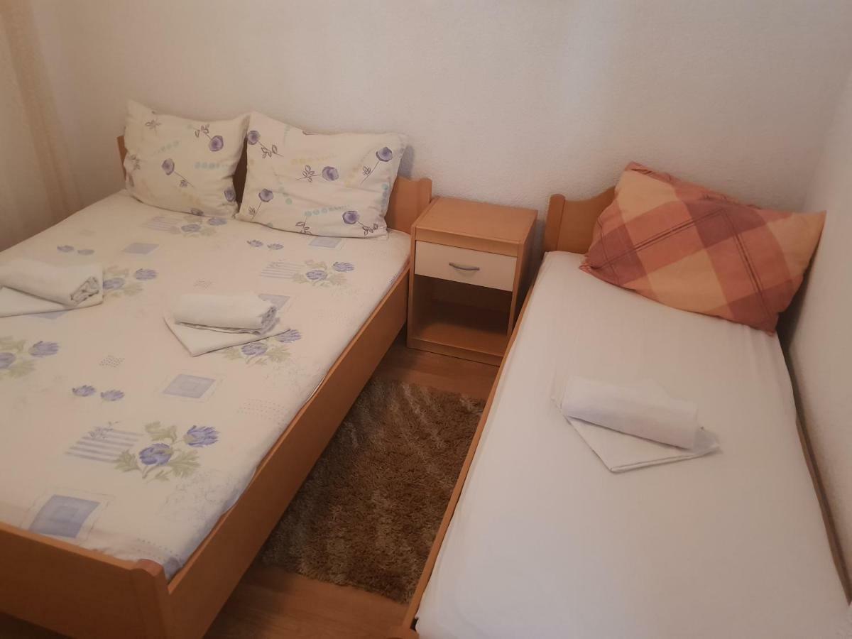 Guest House Alisa Хвар Экстерьер фото