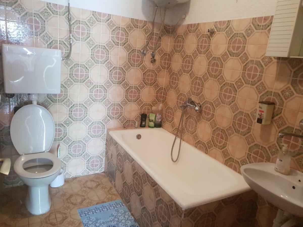 Guest House Alisa Хвар Экстерьер фото