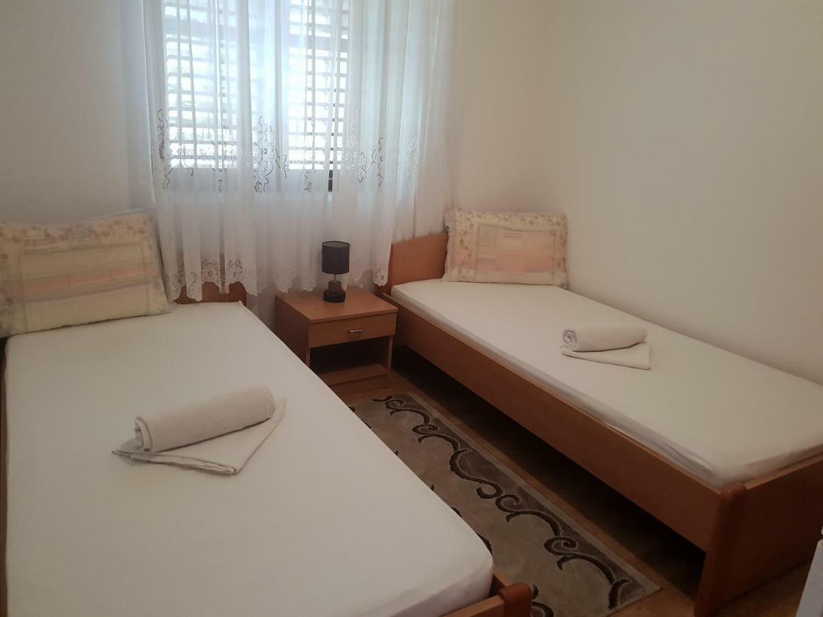Guest House Alisa Хвар Экстерьер фото