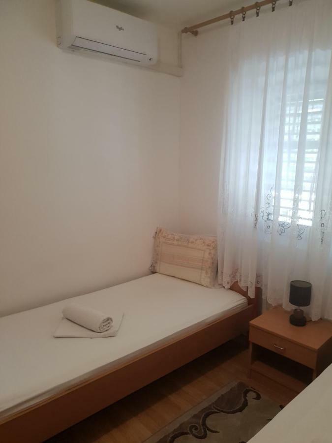 Guest House Alisa Хвар Экстерьер фото