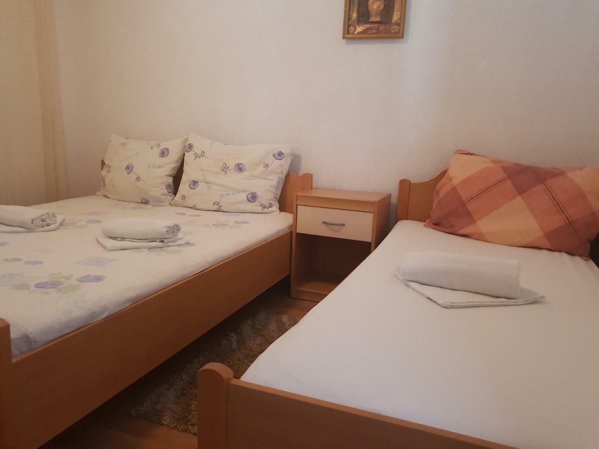 Guest House Alisa Хвар Экстерьер фото